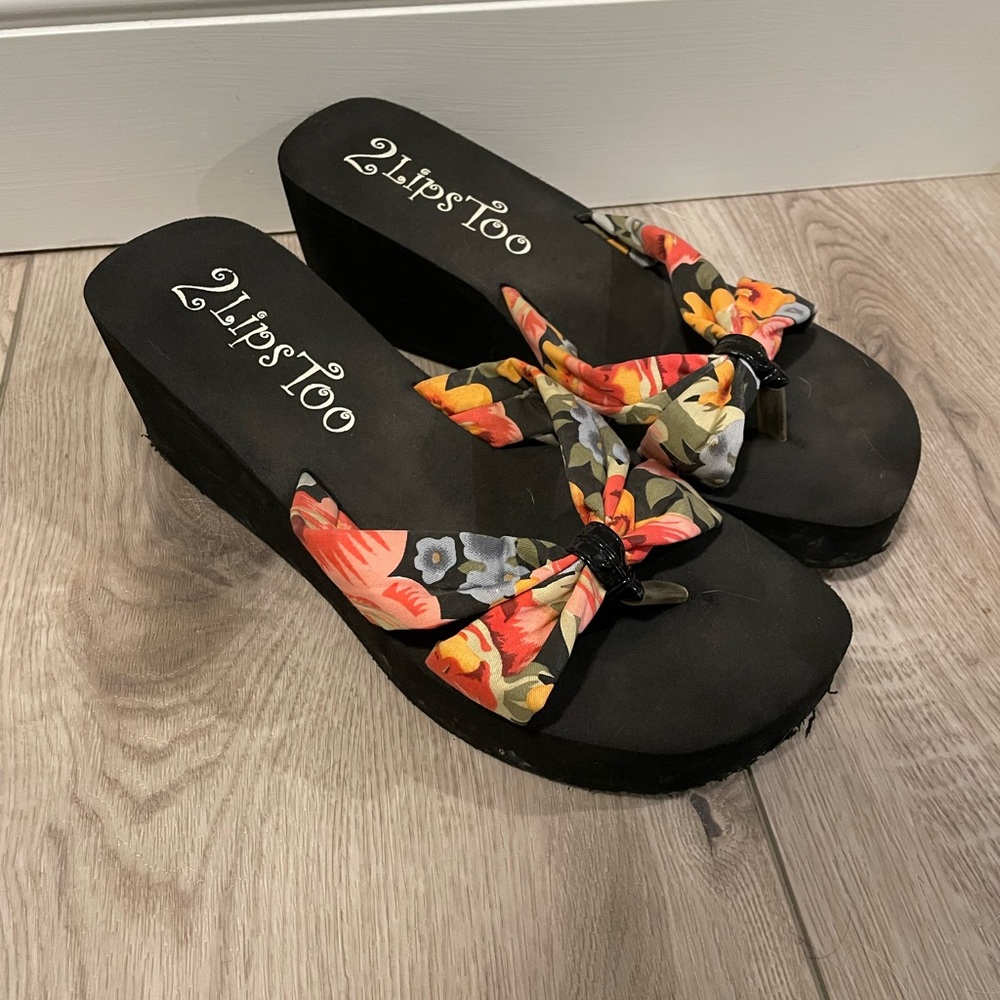Women’s wedge sandals